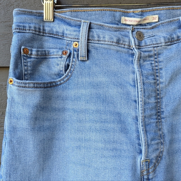 Levi's Ribcage Straight Ankle Jeans Size 32 Light Wash Button Fly Stretchy - Picture 2 of 9